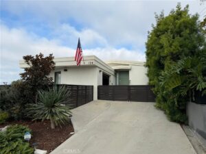 T Street Surf House 